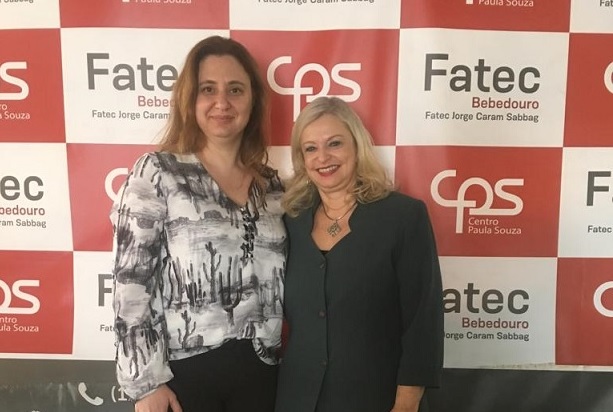 Foto da notícia Visita da Profa. Laura Laganá